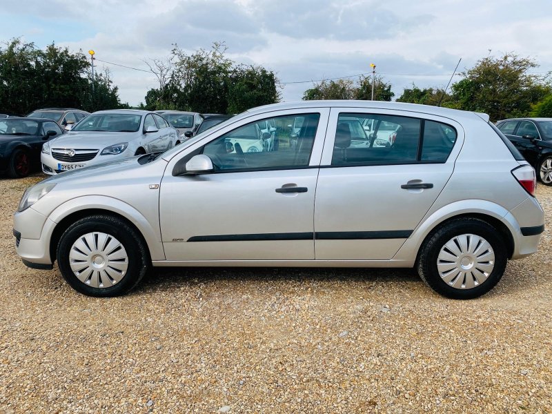 VAUXHALL ASTRA