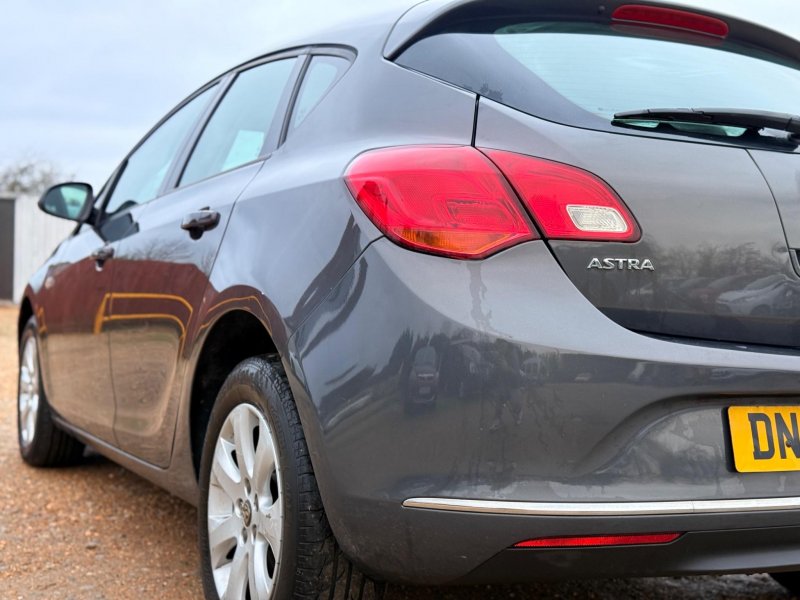 VAUXHALL ASTRA