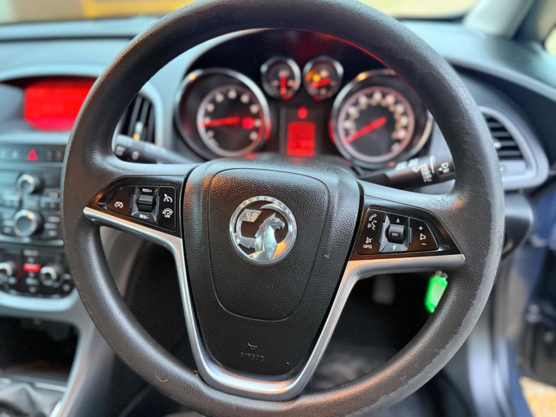 VAUXHALL ASTRA