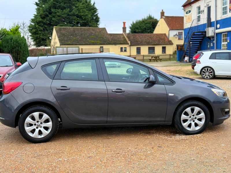 VAUXHALL ASTRA