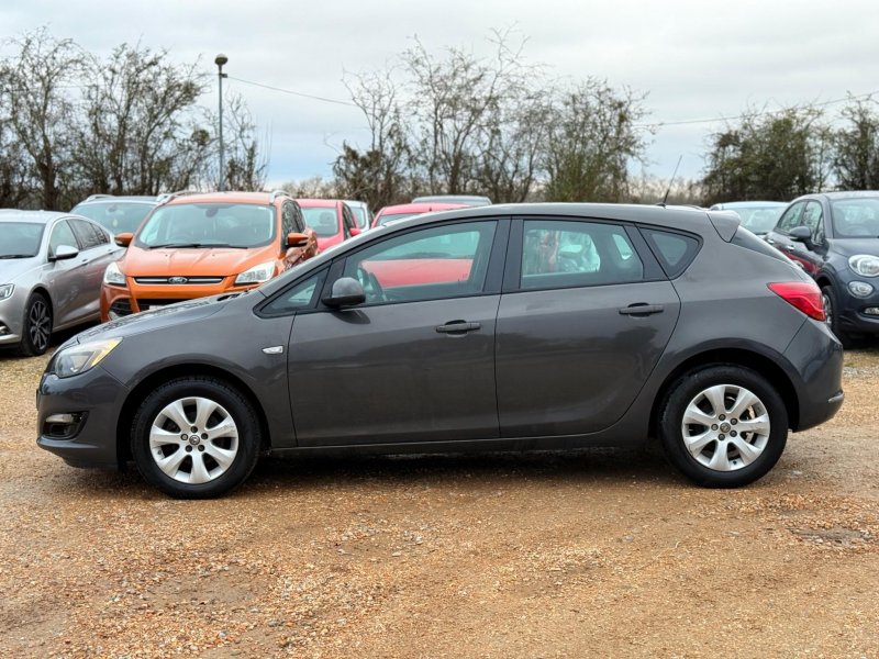 VAUXHALL ASTRA