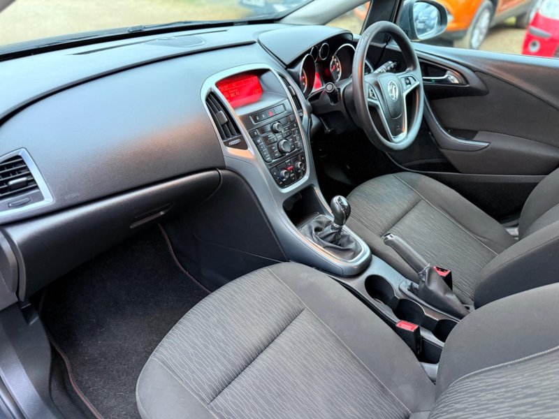 VAUXHALL ASTRA