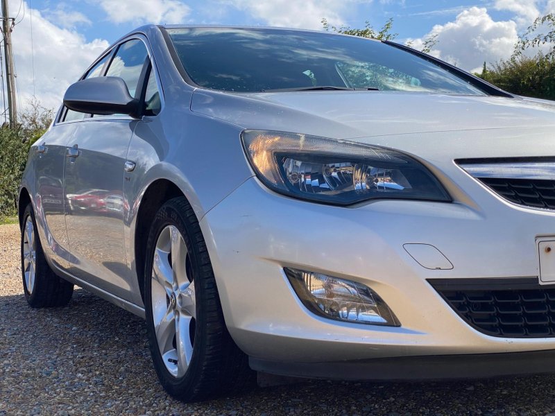 VAUXHALL ASTRA