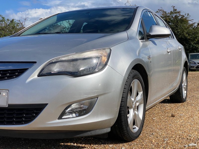 VAUXHALL ASTRA