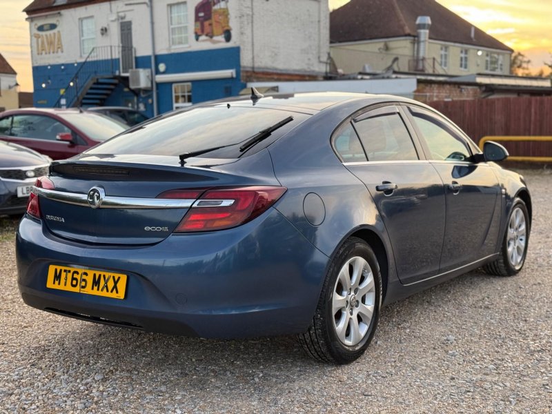 VAUXHALL INSIGNIA