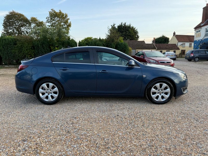 VAUXHALL INSIGNIA