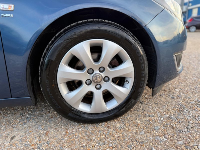 VAUXHALL INSIGNIA