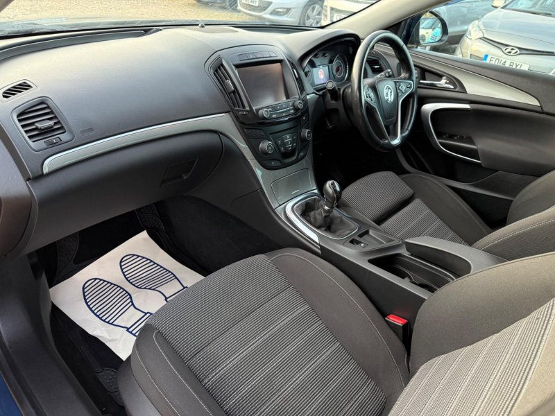 VAUXHALL INSIGNIA