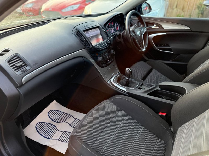 VAUXHALL INSIGNIA
