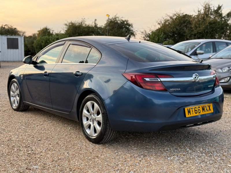 VAUXHALL INSIGNIA