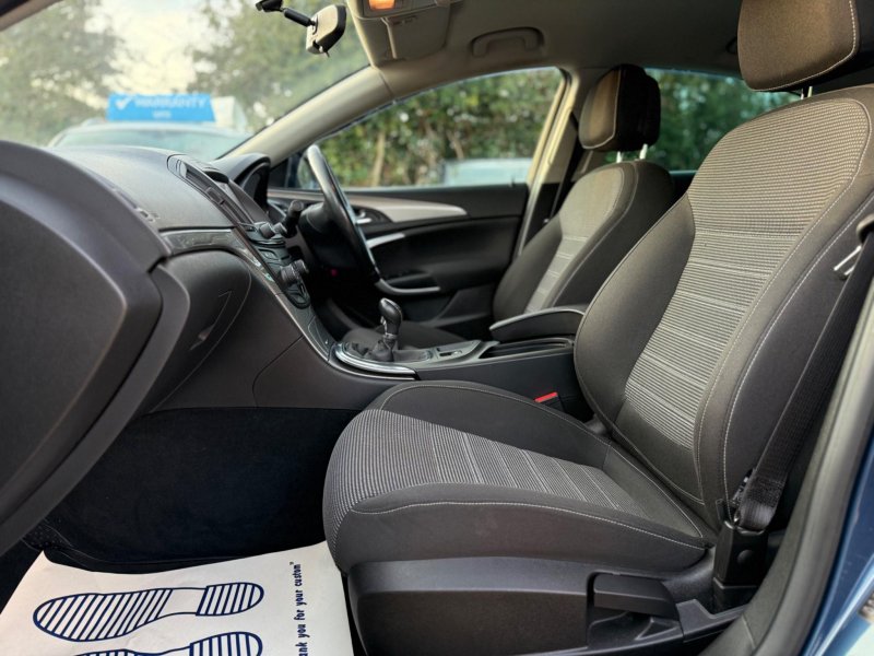 VAUXHALL INSIGNIA
