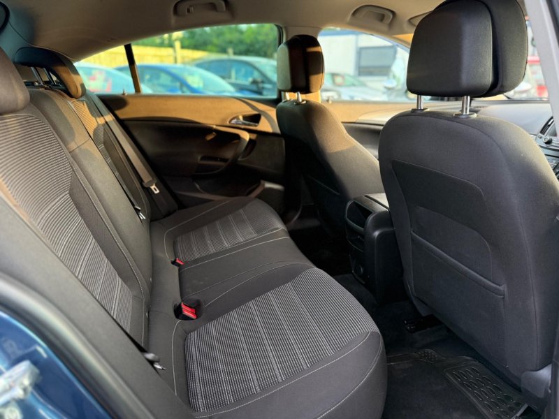 VAUXHALL INSIGNIA