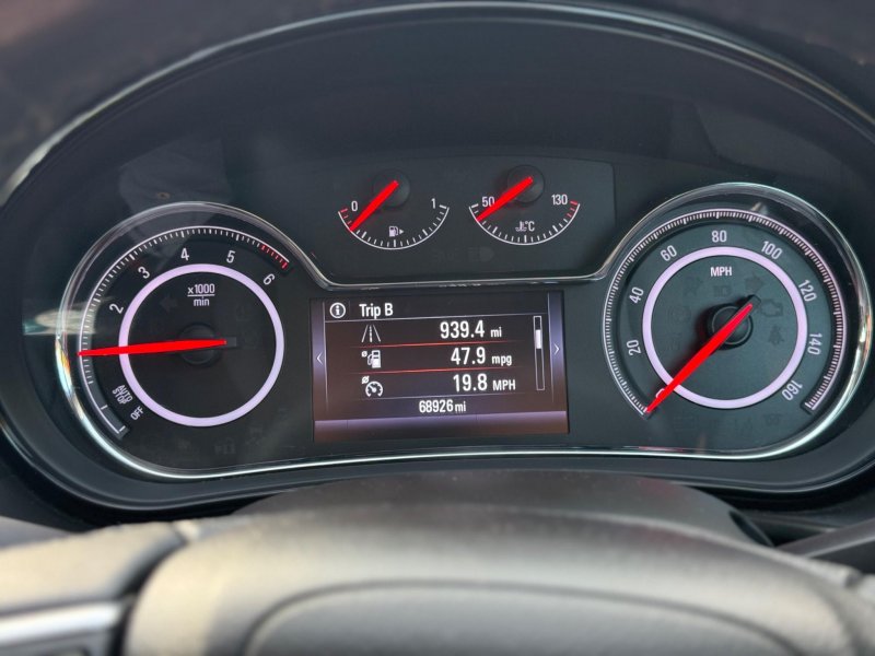 VAUXHALL INSIGNIA
