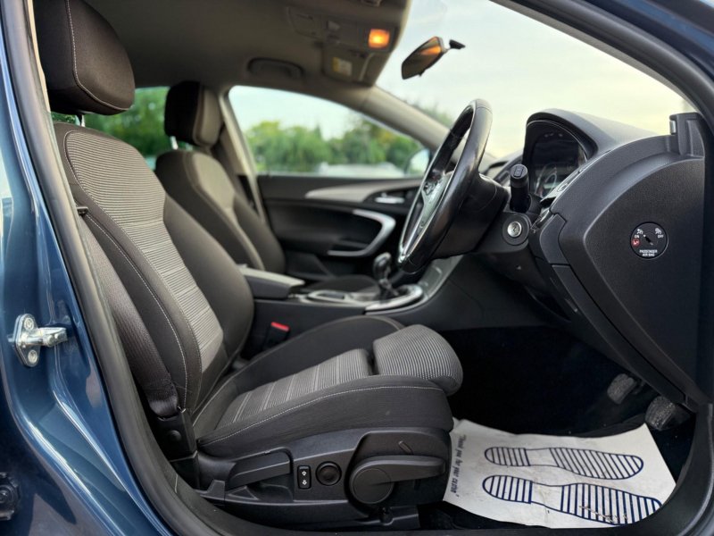VAUXHALL INSIGNIA