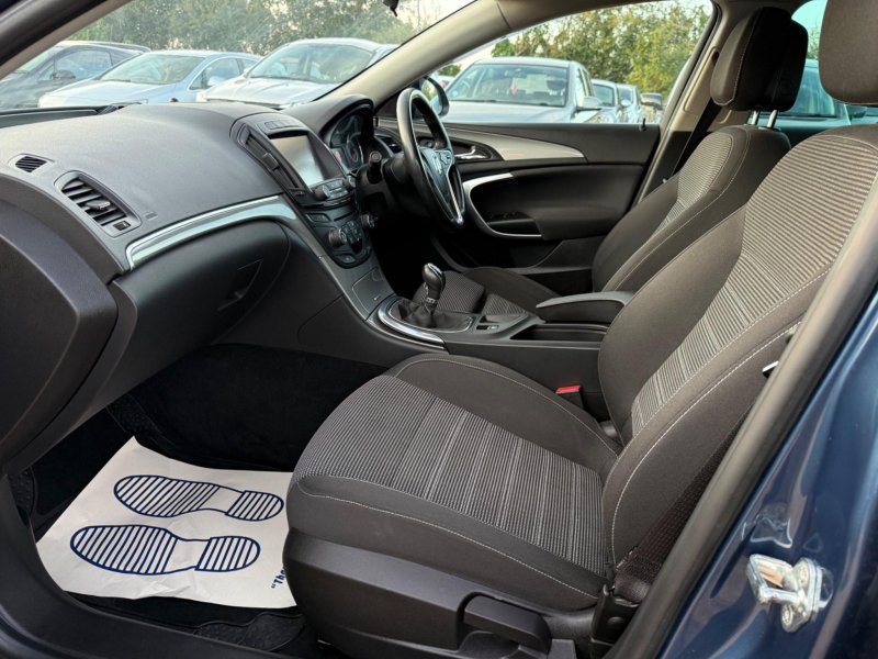 VAUXHALL INSIGNIA